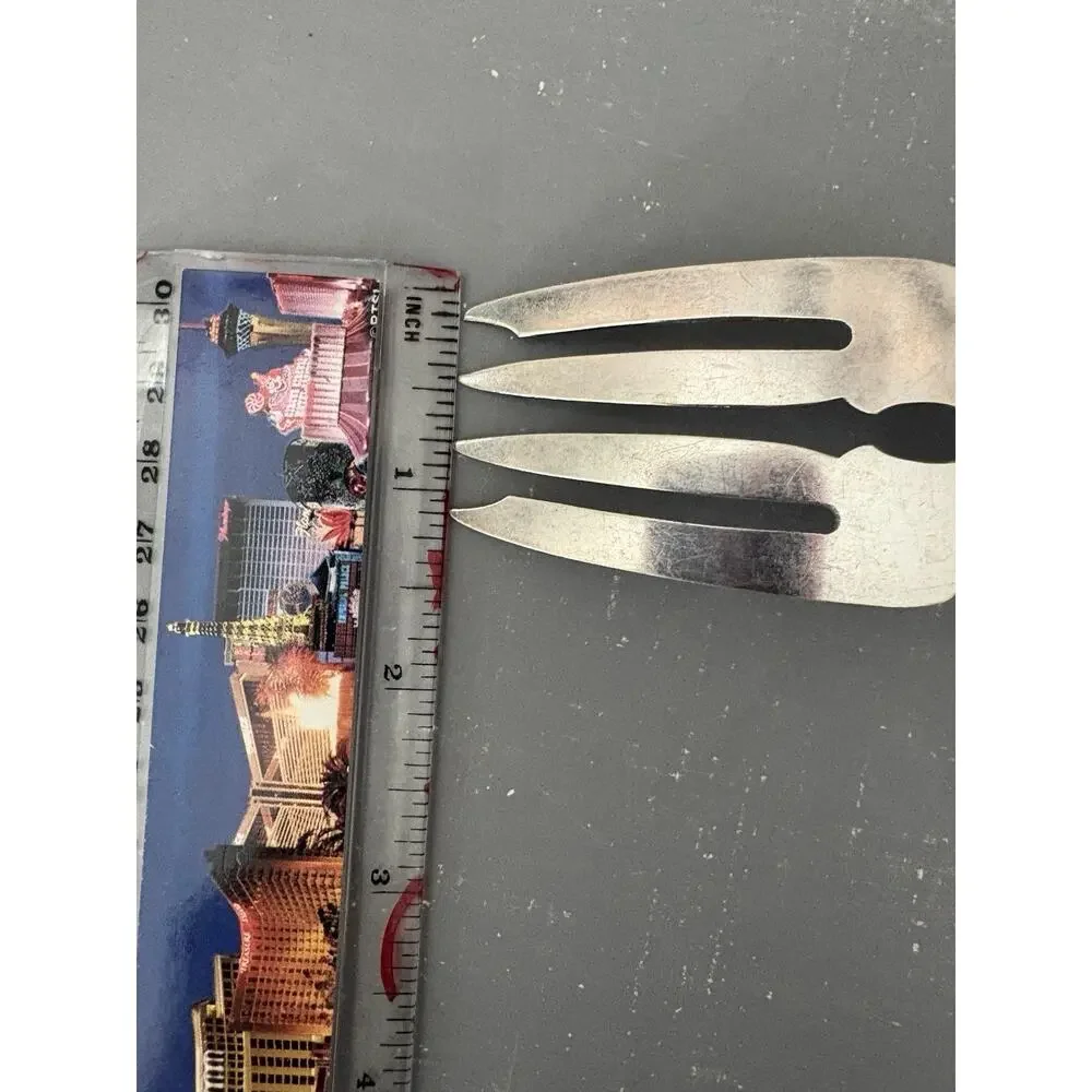 Antique Moss Rose Fish Serving Fork – King Edward Silverplate – S L & G H Rogers